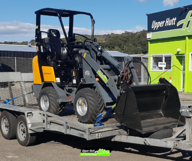 Giant Front End Loader (4in1 bucket) Upper Hutt Hire